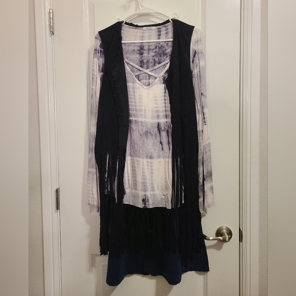 Halloween 1970s Hippee Costume - Picture 3 of 8